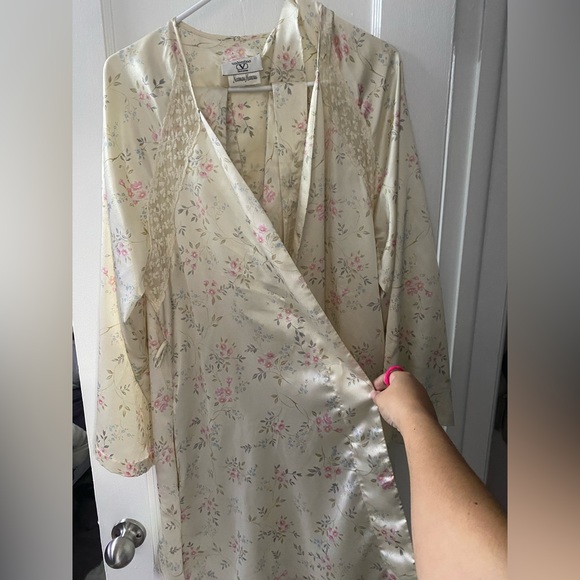 Valentino Robe - Picture 3 of 3